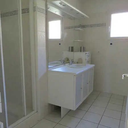 Villa 8 Personnes Piscine Privee 8rjc12 *